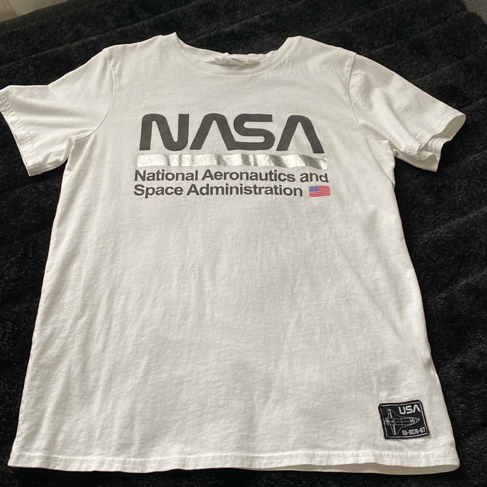 H&M Graphic T Shirt - Picture 1 of 6